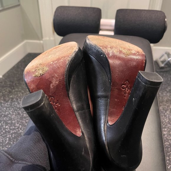 COLE HANN - Black Closed Toe Pump - Picture 2 of 3